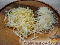 Фото приготовления рецепта: Салат "Первый снег", с курицей, сыром и виноградом - шаг №6