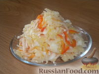 Фото к рецепту: Закусочная капуста с перцем "Пикантная"