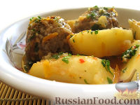 Фото к рецепту: Тефтели  с картошкой