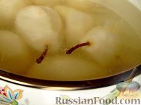 Фото приготовления рецепта: Варенье из груш и брусники - шаг №4