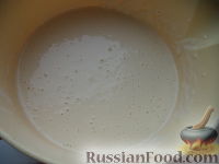 Фото приготовления рецепта: Блины на кефире, с дырочками - шаг №6