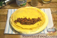 Фото приготовления рецепта: Блинный пирог с печенкой - шаг №13
