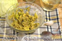 Фото приготовления рецепта: Рулет из лаваша с грибами и авокадо - шаг №4
