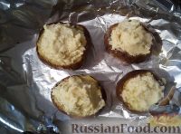 Фото приготовления рецепта: Запеченный картофель, фаршированный сырной начинкой - шаг №7
