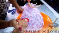 Фото приготовления рецепта: Торт "Кукла Барби"  (украшение из крема) - шаг №19