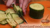 Фото приготовления рецепта: Салат с черносливом и ветчиной "Дамский каприз" - шаг №2