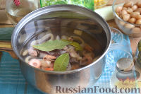 Фото приготовления рецепта: Салат из морепродуктов, с фасолью, кукурузой и каперсами - шаг №2