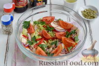 Фото приготовления рецепта: Овощной салат с сырыми шампиньонами, под пикантной заправкой - шаг №6