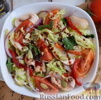 Фото приготовления рецепта: Овощной салат с сырыми шампиньонами, под пикантной заправкой - шаг №8
