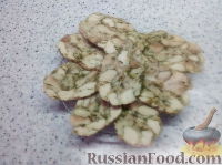 Фото приготовления рецепта: Мраморный рулет (мясная нарезка) из курицы - шаг №7