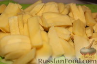 Фото приготовления рецепта: Салат с картофелем, грибами и свеклой - шаг №7