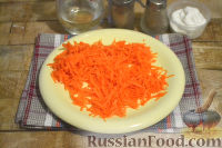 Фото приготовления рецепта: Мясной салат с капустой, свёклой, морковью - шаг №3