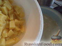 Фото приготовления рецепта: Солянка мясная с картофелем - шаг №3
