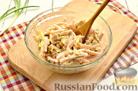 Фото приготовления рецепта: Салат с блинчиками, ветчиной, сыром и грибами - шаг №15