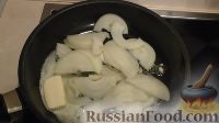 Фото приготовления рецепта: Говяжья печень по-строгановски - шаг №4