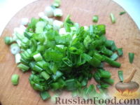 Фото приготовления рецепта: Салат с печенью трески - шаг №12