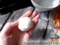 Фото приготовления рецепта: Рисовые "колобки" (онигири, омусуби) - шаг №8