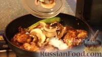 Фото приготовления рецепта: Курица в пикантном кисло-сладком соусе - шаг №8