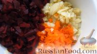 Фото приготовления рецепта: Винегрет с огурцами, квашеной капустой и горошком - шаг №1