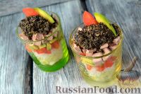 Фото к рецепту: Салат с языком, авокадо и тапенадом
