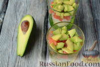 Фото приготовления рецепта: Салат с языком, авокадо и тапенадом - шаг №8