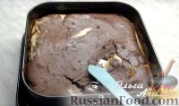 Фото приготовления рецепта: Шоколадный брауни с творожной начинкой - шаг №12
