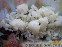 Фото приготовления рецепта: Слоеный салат со свеклой и плавленым сыром - шаг №3