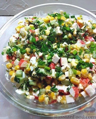 Салат с крабовыми палочками и солеными огурцами – пошаговый рецепт приготовления с фото