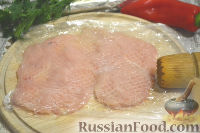 Фото приготовления рецепта: Куриный рулет с сыром и перцем (в духовке) - шаг №2