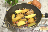 Фото приготовления рецепта: Немецкий картофельный салат с беконом - шаг №9