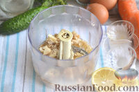 Фото приготовления рецепта: Оливье с креветками, огурцами и авокадо - шаг №8