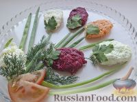 Фото к рецепту: Овощной салат-микс "Тюльпаны к 8 Марта"