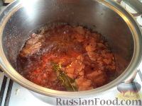 Фото приготовления рецепта: Скумбрия в луковой шелухе (за 3 минуты) - шаг №4