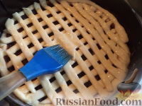Фото приготовления рецепта: Дрожжевой пирог "Сметанник" - шаг №19