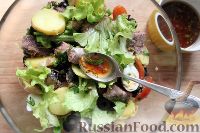 Фото приготовления рецепта: Салат с тунцом - шаг №8