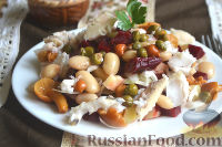 Фото к рецепту: Винегрет с судаком, грибами, фасолью, капустой и каперсами