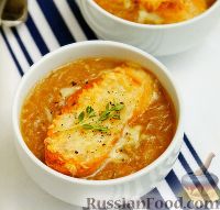 Фото приготовления рецепта: Луковый суп по-французски - шаг №4