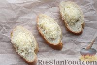 Фото приготовления рецепта: Горячие бутерброды с сыром и помидорами - шаг №4