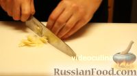 Фото приготовления рецепта: Макароны с сырным соусом - шаг №2