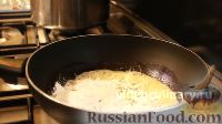 Фото приготовления рецепта: Макароны с сырным соусом - шаг №4