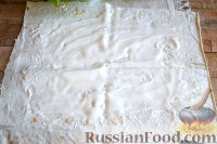 Фото приготовления рецепта: Ролл с ветчиной и сливочным сыром - шаг №5