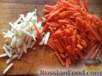 Фото приготовления рецепта: Суп картофельный с макаронными изделиями - шаг №3
