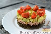 Фото приготовления рецепта: Салат из морской капусты, с тунцом и авокадо - шаг №8