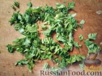 Фото приготовления рецепта: Салат из редьки с яблоками и морковью - шаг №6