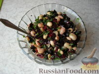 Фото приготовления рецепта: Постный салат со свеклой и фасолью - шаг №6
