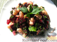 Фото приготовления рецепта: Постный салат со свеклой и фасолью - шаг №7