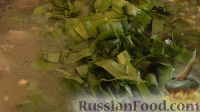Фото приготовления рецепта: Зеленый борщ со щавелем - шаг №8