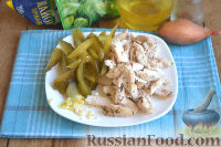 Фото приготовления рецепта: Салат "Ромашка" с курицей и фасолью - шаг №6