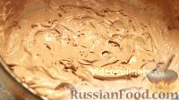 Фото приготовления рецепта: Шоколадное мороженое-парфе со сгущенкой - шаг №4