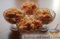 Фото приготовления рецепта: Салат из моркови и твердого сыра - шаг №9